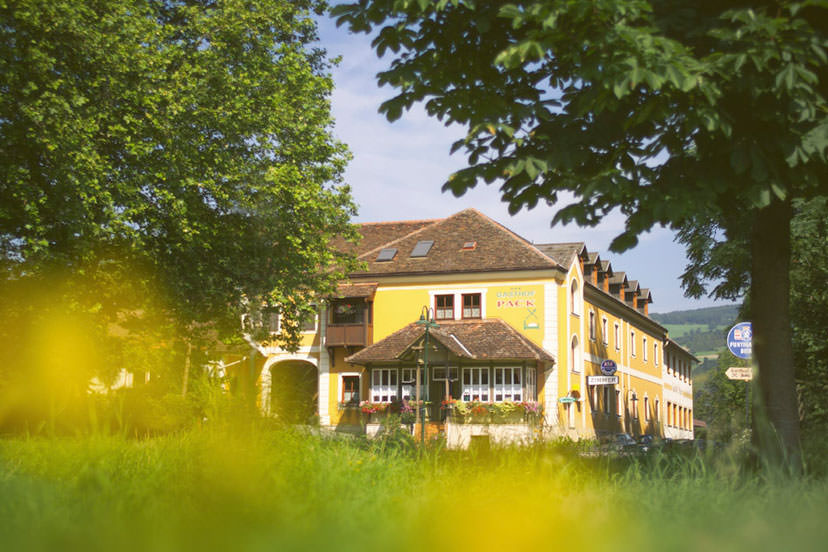 Gasthof  "Zur Lebing Au"