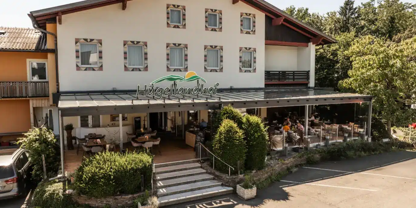 Von der Welt gelernt, im Hügelland verwurzelt