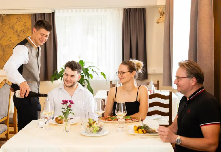 Schöcklandhof Gastraum ©kumpPhotography